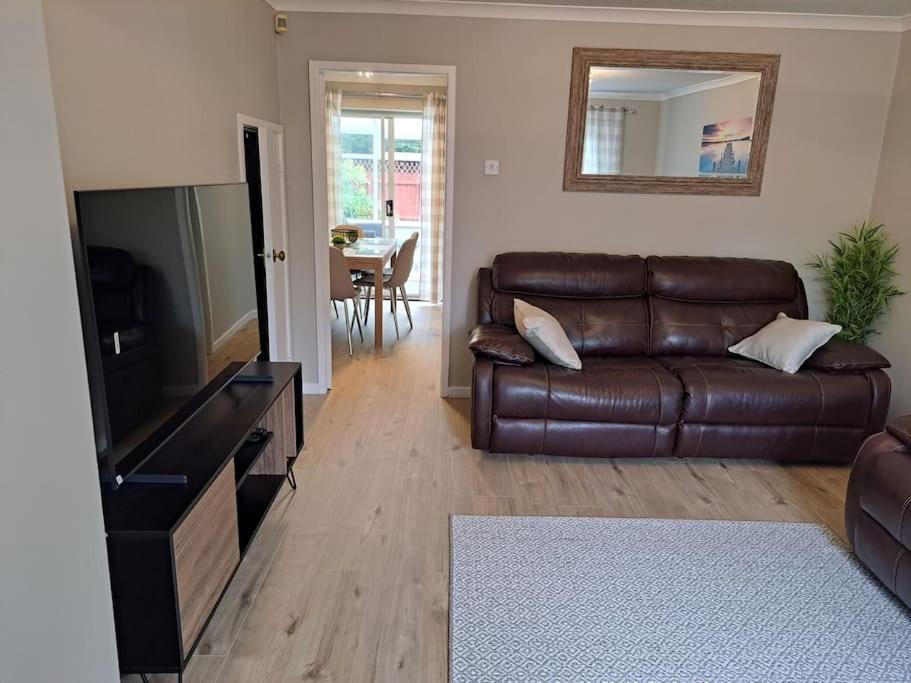 Modern Living In Hull Villa Кингстън ъпон Хъл Екстериор снимка