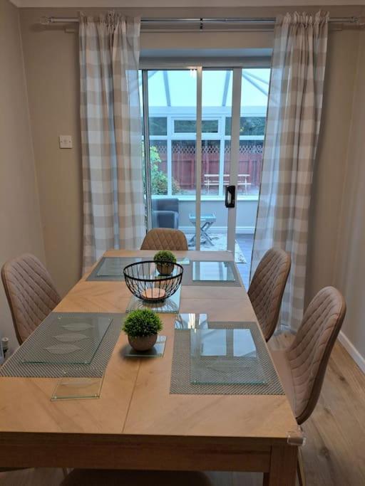 Modern Living In Hull Villa Кингстън ъпон Хъл Екстериор снимка
