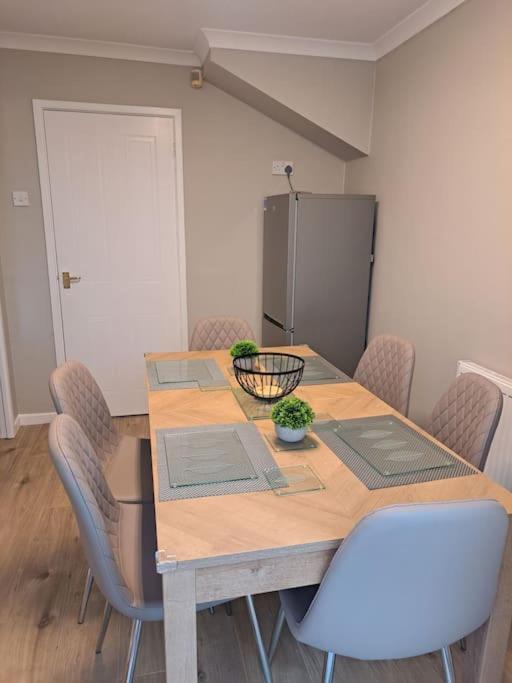 Modern Living In Hull Villa Кингстън ъпон Хъл Екстериор снимка