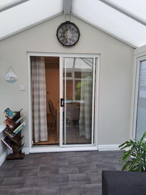 Modern Living In Hull Villa Кингстън ъпон Хъл Екстериор снимка