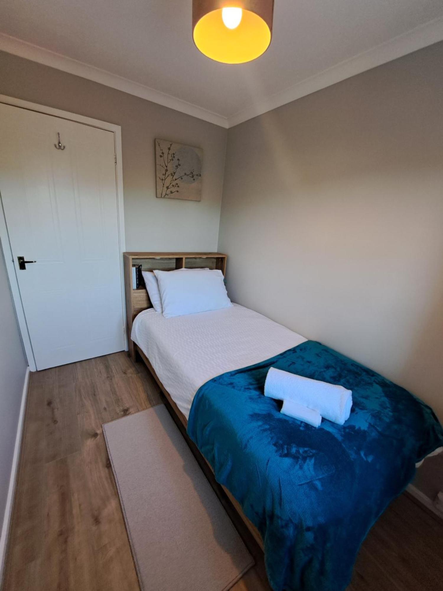 Modern Living In Hull Villa Кингстън ъпон Хъл Екстериор снимка
