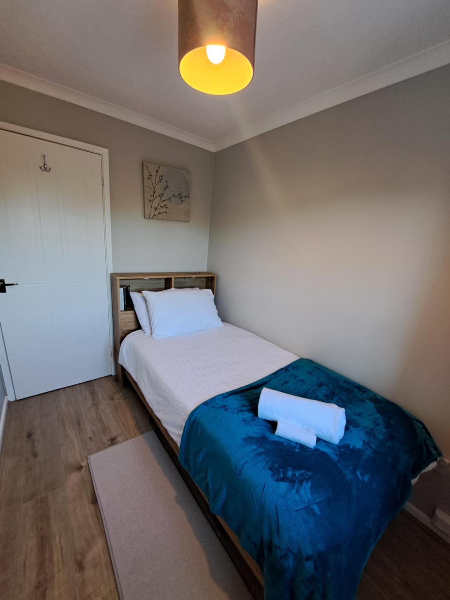 Modern Living In Hull Villa Кингстън ъпон Хъл Екстериор снимка